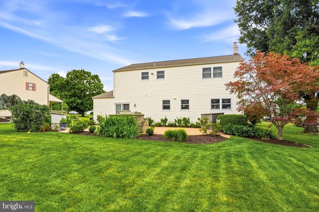 1939 STIRLING DR, Lansdale, PA 19446