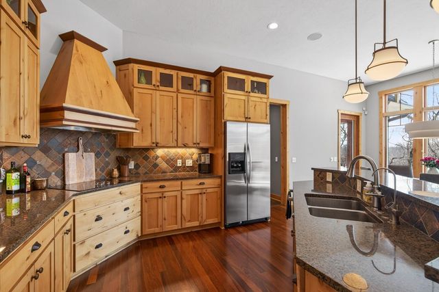 23400 Woodland Ridge Drive, Lakeville, MN 55044