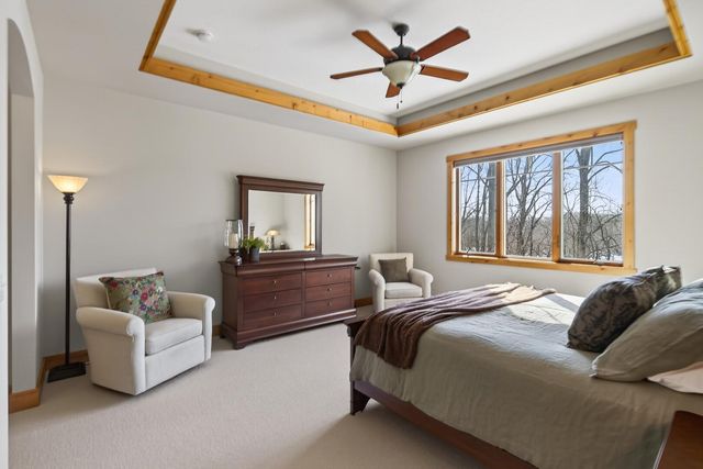 23400 Woodland Ridge Drive, Lakeville, MN 55044