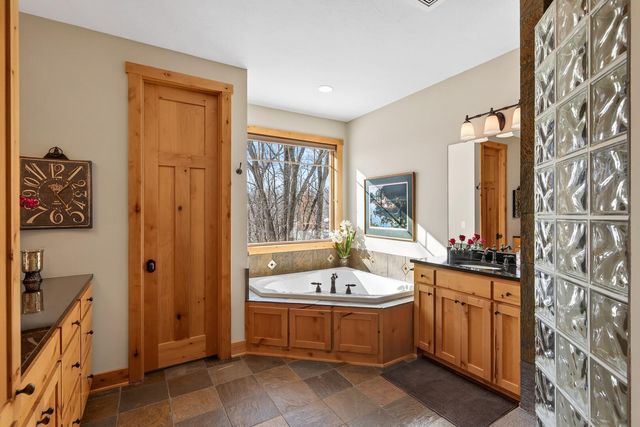 23400 Woodland Ridge Drive, Lakeville, MN 55044