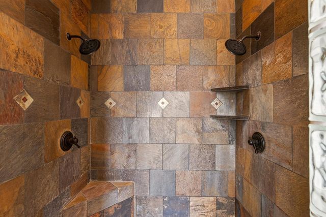 23400 Woodland Ridge Drive, Lakeville, MN 55044