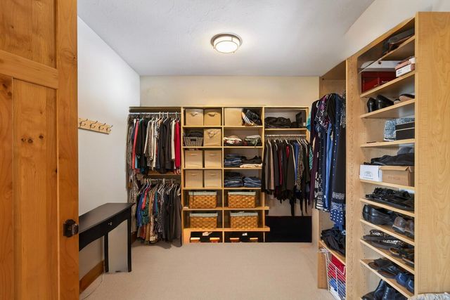 23400 Woodland Ridge Drive, Lakeville, MN 55044