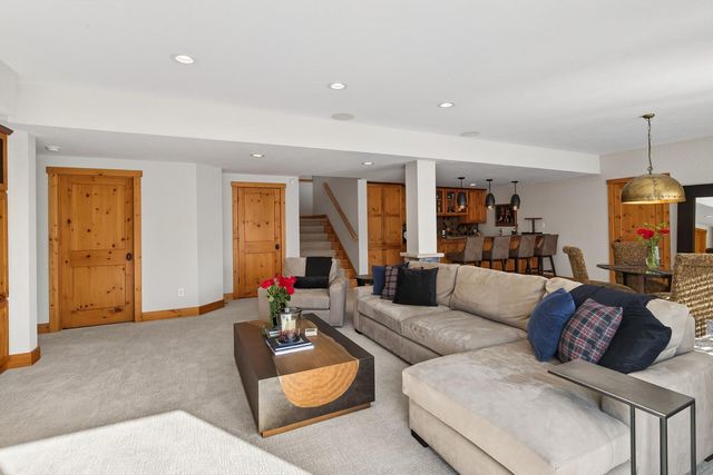 23400 Woodland Ridge Drive, Lakeville, MN 55044