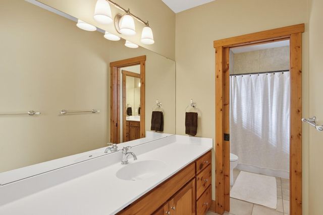 23400 Woodland Ridge Drive, Lakeville, MN 55044