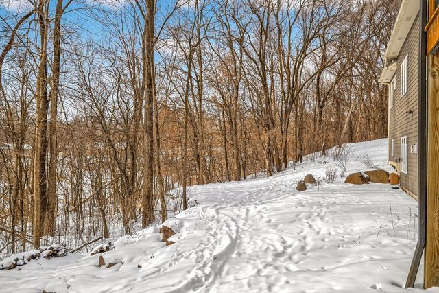 23400 Woodland Ridge Drive, Lakeville, MN 55044