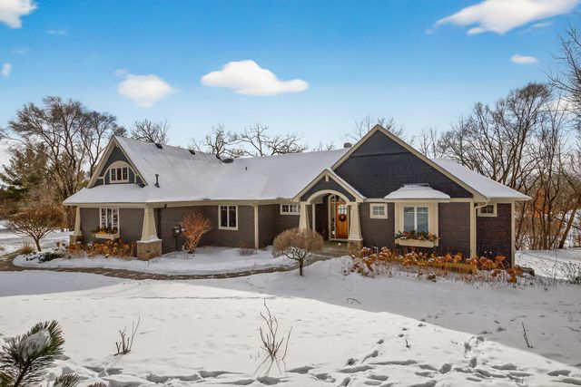 23400 Woodland Ridge Drive, Lakeville, MN 55044