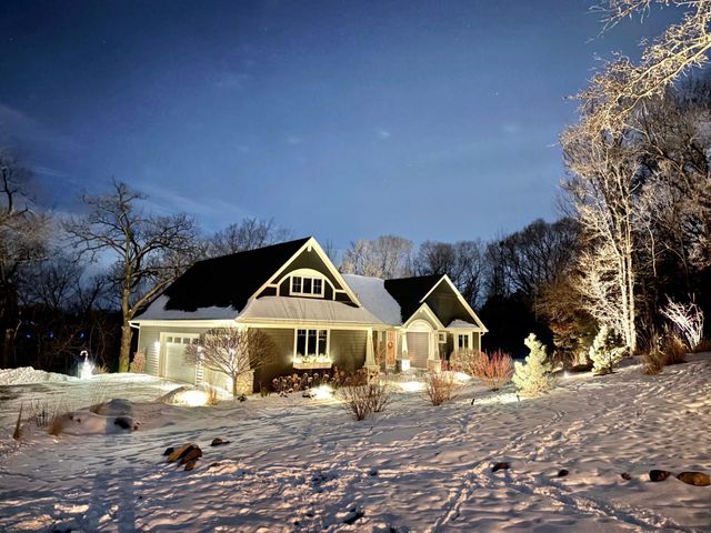 23400 Woodland Ridge Drive, Lakeville, MN 55044