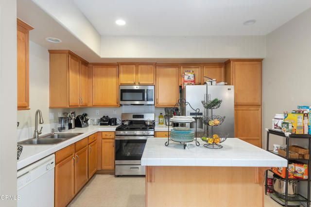 316 Elk River Place, Oxnard, CA 93036