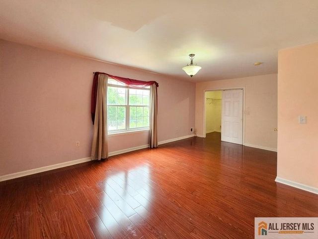 50 E Sedgwick Street, Monroe, NJ 08831