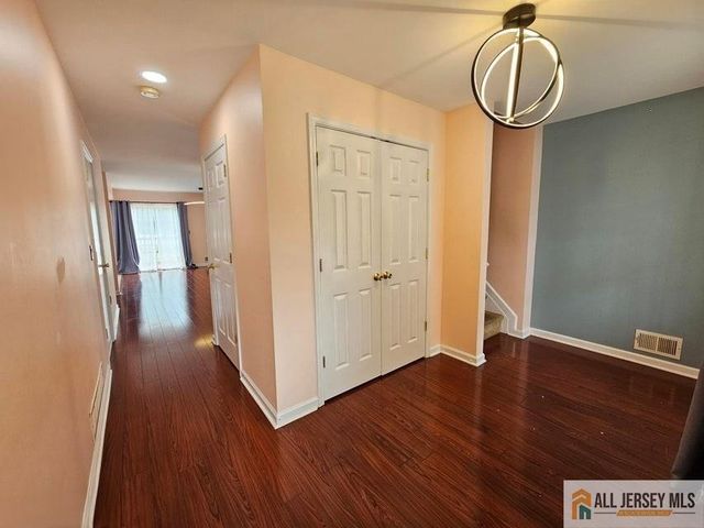50 E Sedgwick Street, Monroe, NJ 08831