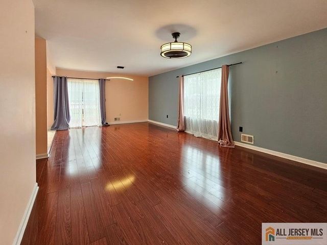 50 E Sedgwick Street, Monroe, NJ 08831