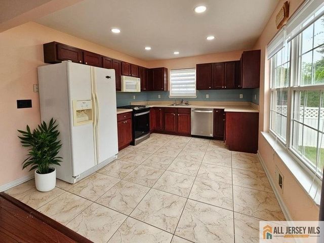 50 E Sedgwick Street, Monroe, NJ 08831