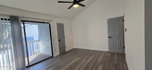 3517 PEELER Road 17, Jacksonville, FL 32277