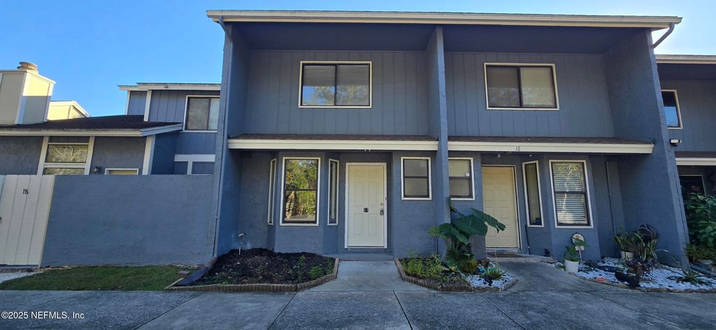 3517 PEELER Road 17, Jacksonville, FL 32277