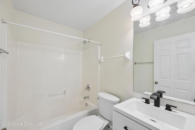 482 Borraclough Avenue, Palm Bay, FL 32907