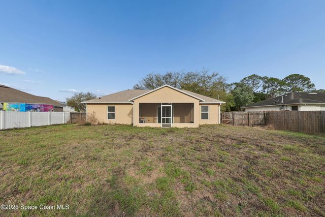 482 Borraclough Avenue, Palm Bay, FL 32907