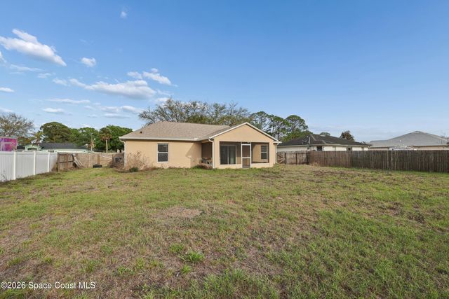 482 Borraclough Avenue, Palm Bay, FL 32907