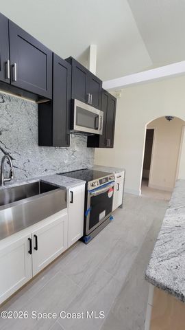 482 Borraclough Avenue, Palm Bay, FL 32907