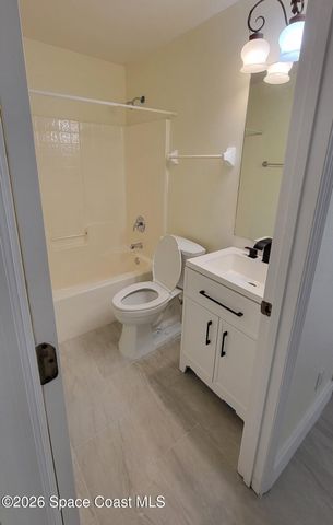 482 Borraclough Avenue, Palm Bay, FL 32907