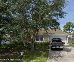482 Borraclough Avenue, Palm Bay, FL 32907