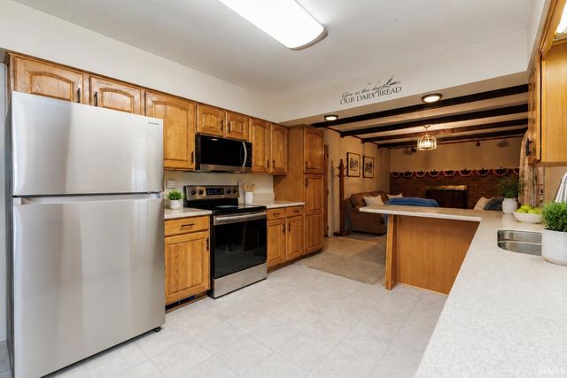 501 N County Road 800 E, Parker City, IN 47368