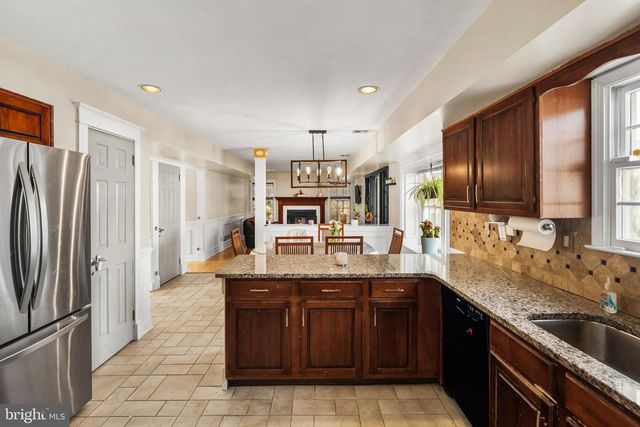 36 KENSINGTON DR, Eastampton, NJ 08060