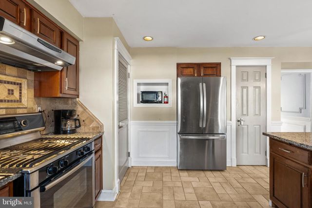 36 KENSINGTON DR, Eastampton, NJ 08060