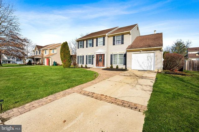 36 KENSINGTON DR, Eastampton, NJ 08060