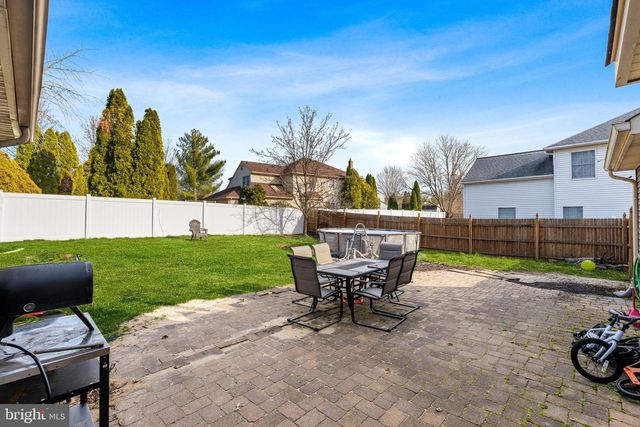 36 KENSINGTON DR, Eastampton, NJ 08060