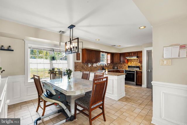 36 KENSINGTON DR, Eastampton, NJ 08060