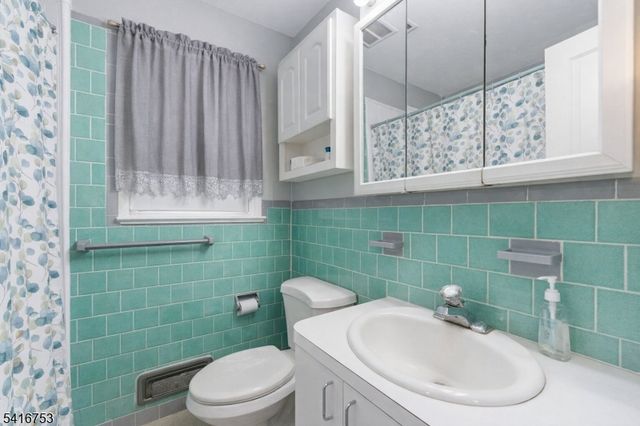 40 Ethel Ave, Hawthorne Boro, NJ 07506