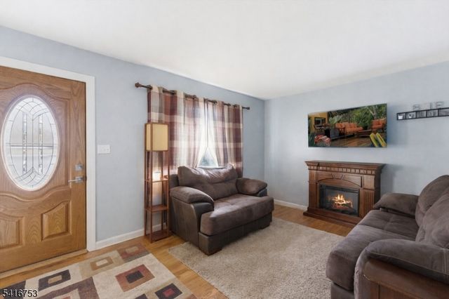 40 Ethel Ave, Hawthorne Boro, NJ 07506