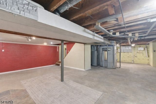 40 Ethel Ave, Hawthorne Boro, NJ 07506