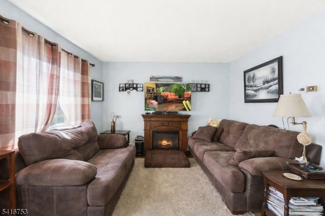 40 Ethel Ave, Hawthorne Boro, NJ 07506