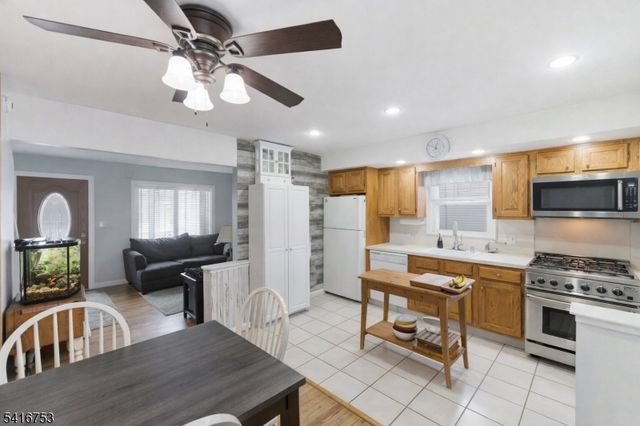 40 Ethel Ave, Hawthorne Boro, NJ 07506