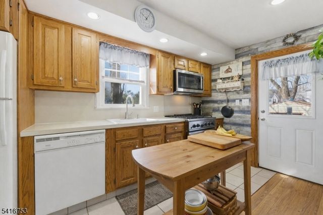 40 Ethel Ave, Hawthorne Boro, NJ 07506