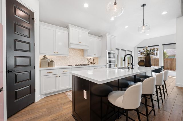 6213 Hilltop Plateau DR, Austin, TX 78738