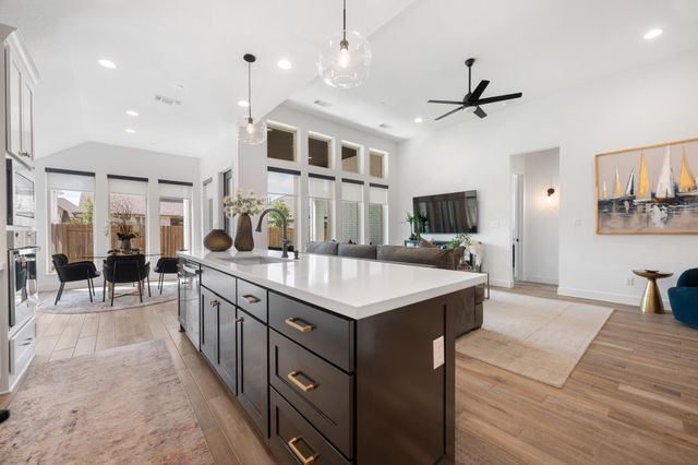 6213 Hilltop Plateau DR, Austin, TX 78738