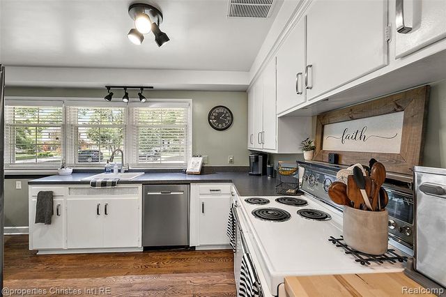 925 Westchester Way, Birmingham, MI 48009
