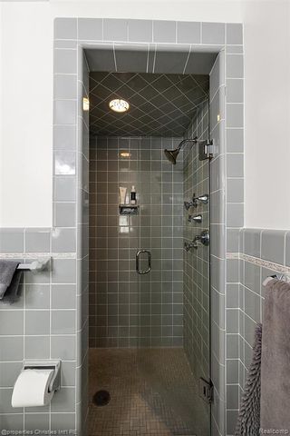 925 Westchester Way, Birmingham, MI 48009