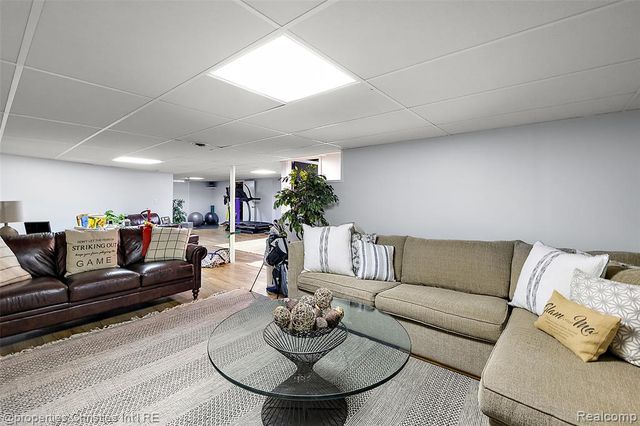 925 Westchester Way, Birmingham, MI 48009