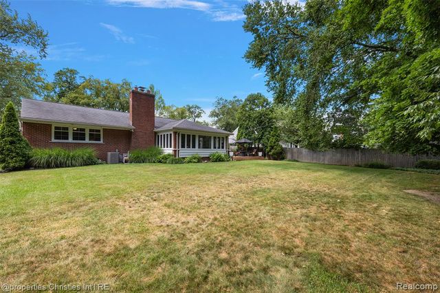 925 Westchester Way, Birmingham, MI 48009
