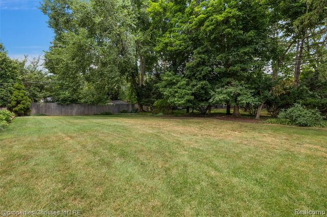 925 Westchester Way, Birmingham, MI 48009