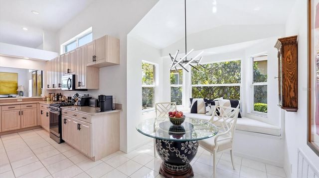 8009 HAMPTON COURT, University Park, FL 34201