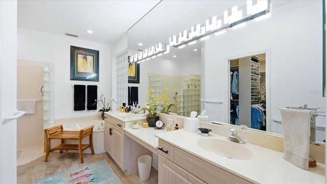 8009 HAMPTON COURT, University Park, FL 34201