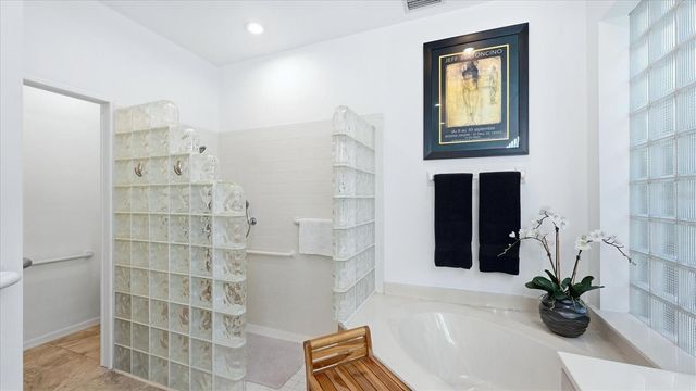 8009 HAMPTON COURT, University Park, FL 34201