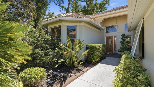 8009 HAMPTON COURT, University Park, FL 34201