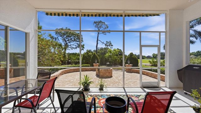 8009 HAMPTON COURT, University Park, FL 34201