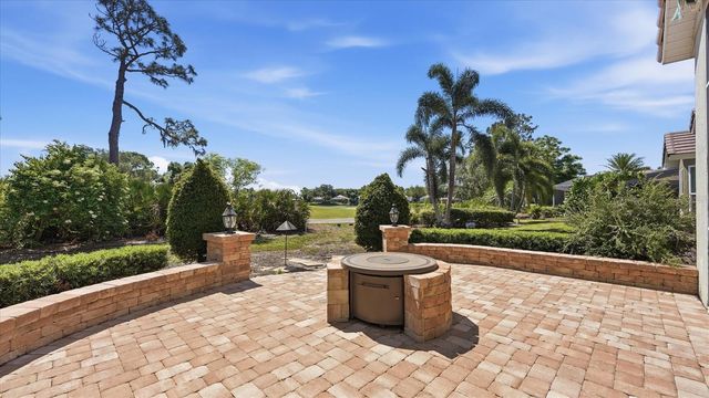 8009 HAMPTON COURT, University Park, FL 34201