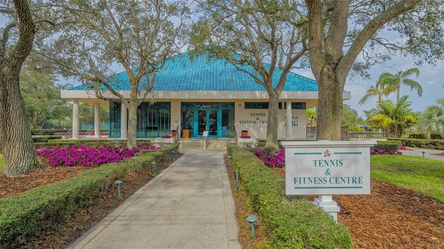 8009 HAMPTON COURT, University Park, FL 34201